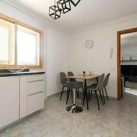 Lovely House In Gran Canaria Next To The Airport شقة